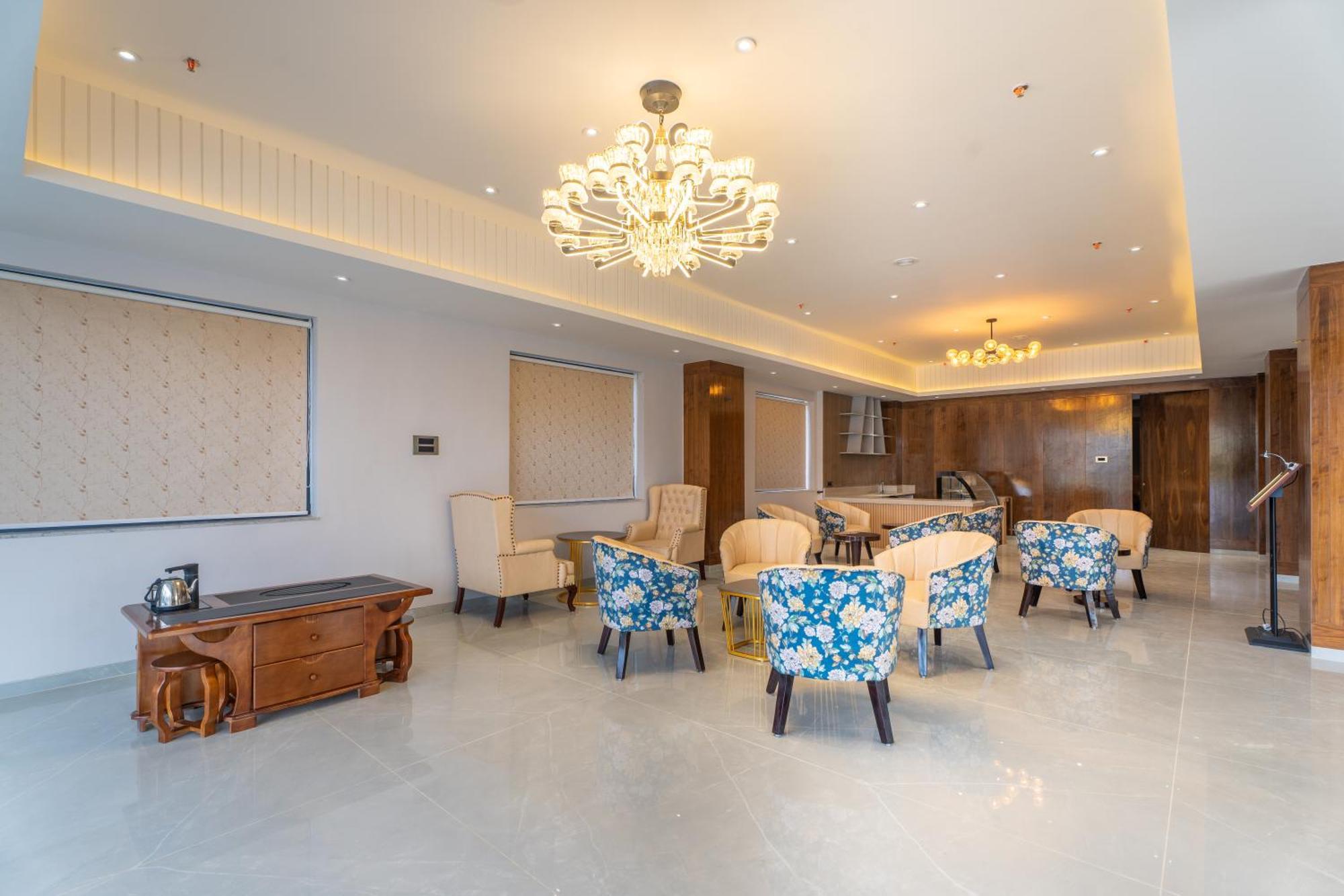 De Crown Inn Jogikuti ภายนอก รูปภาพ