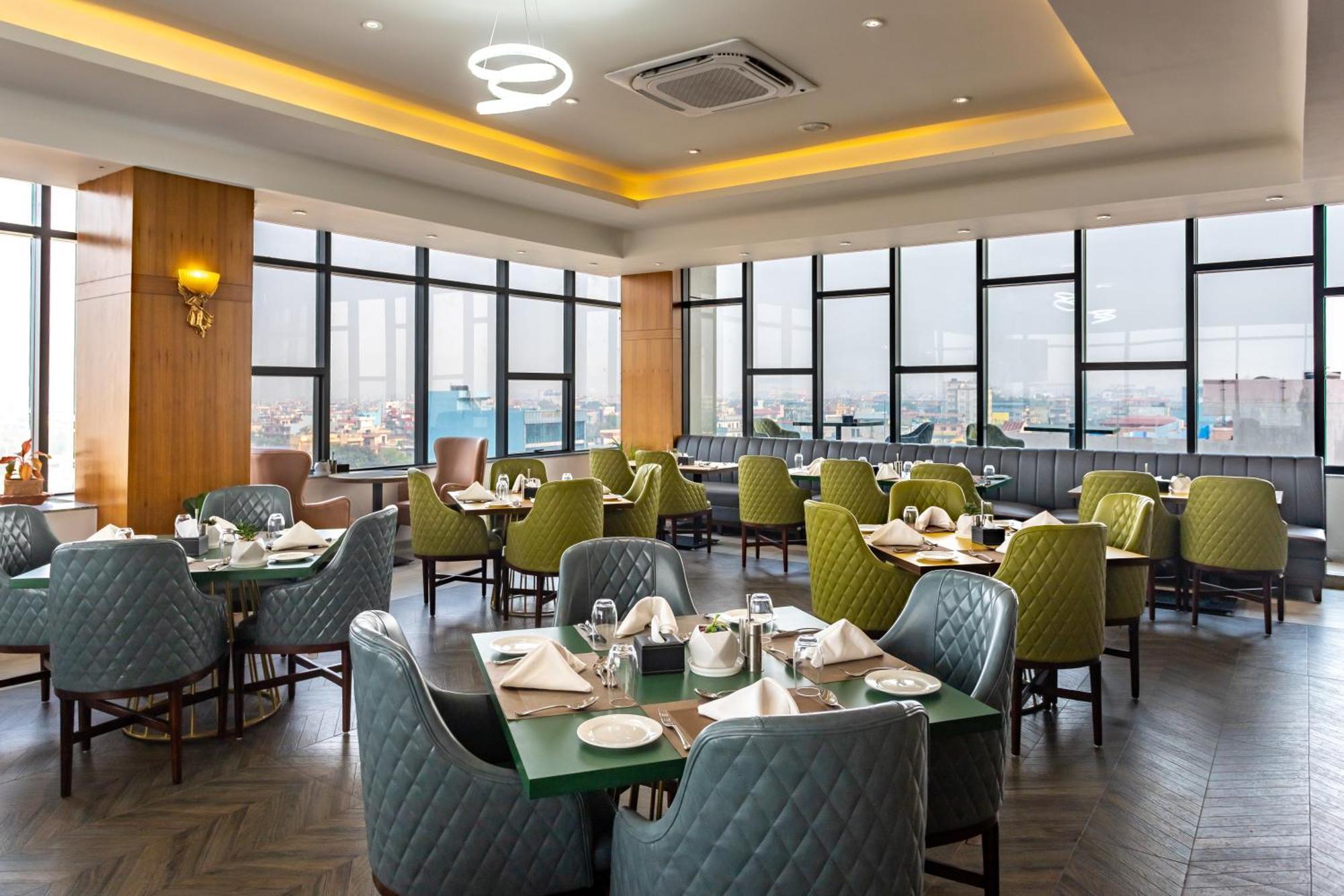 De Crown Inn Jogikuti ภายนอก รูปภาพ